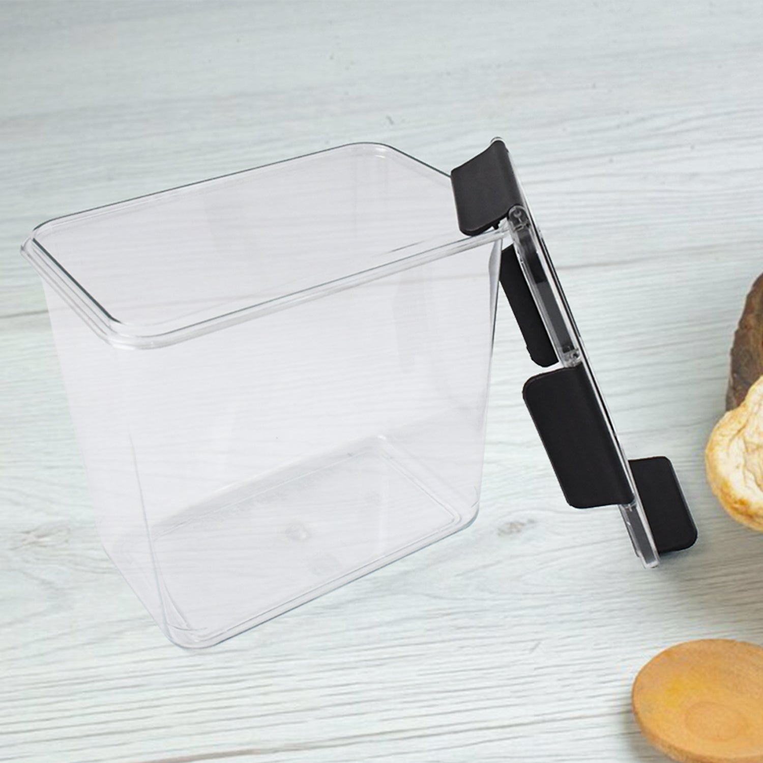 Food Storage Container Airtight Plastic Container with Easy Snap Lids (2500ml / 1 Pc) Food Storage Container Airtight Plastic Container with Easy Snap Lids (2500ml / 1 Pc)